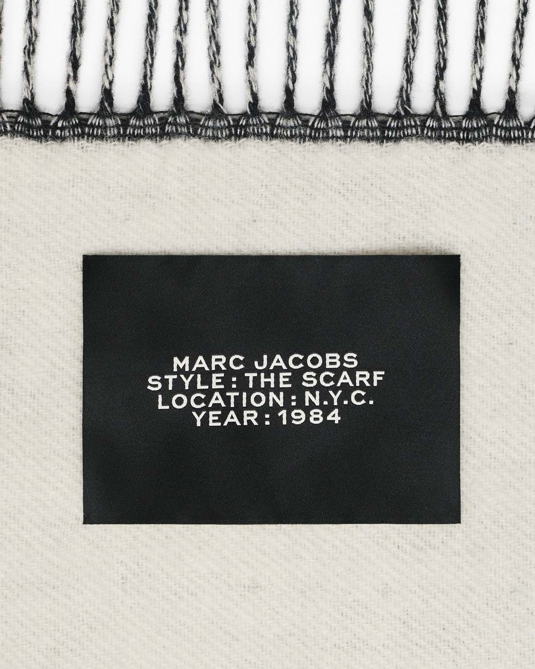 The Scarf Black