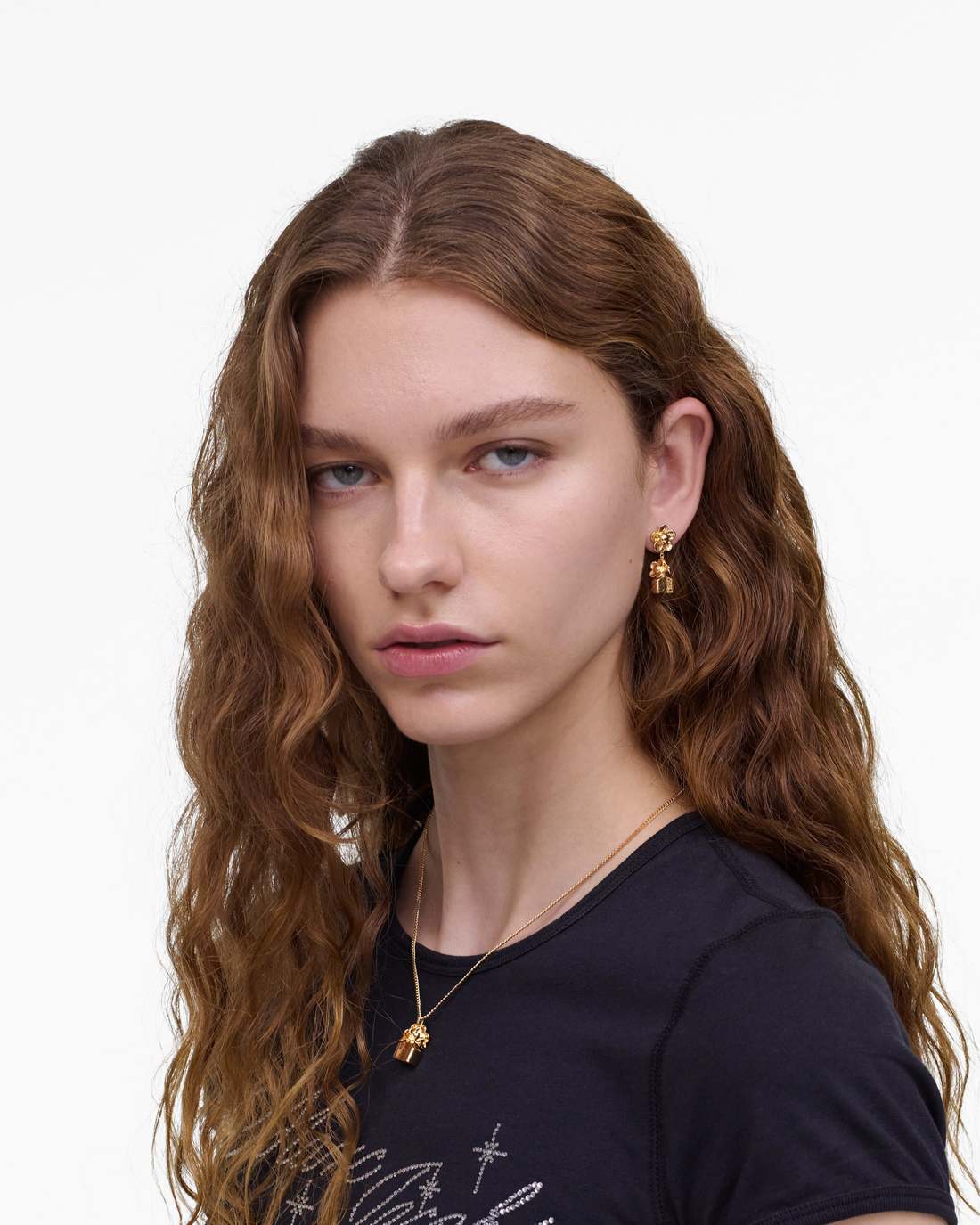 The Mini Icon Daisy Earrings Gold